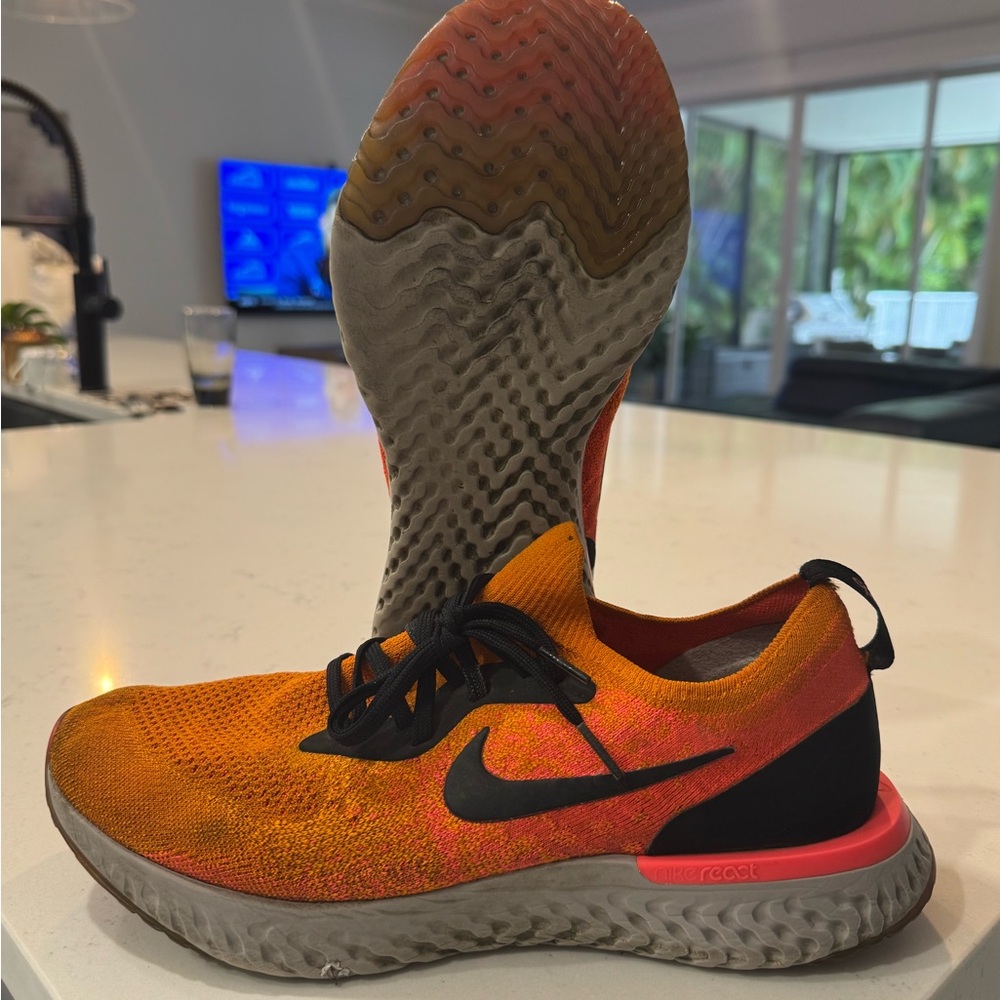 Nike Epic React Flyknit Copper Men’s 10.5 US - AQ0067 800